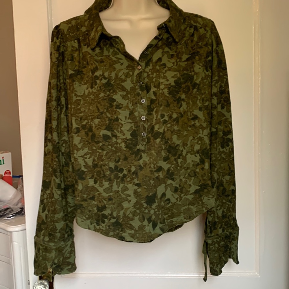 Anthro Pilcro top